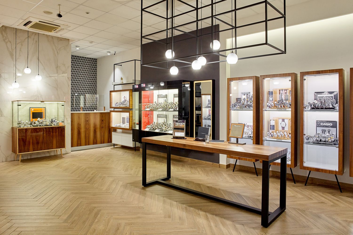 Автор дизайнер АНТОН ЛАЛЕТИН