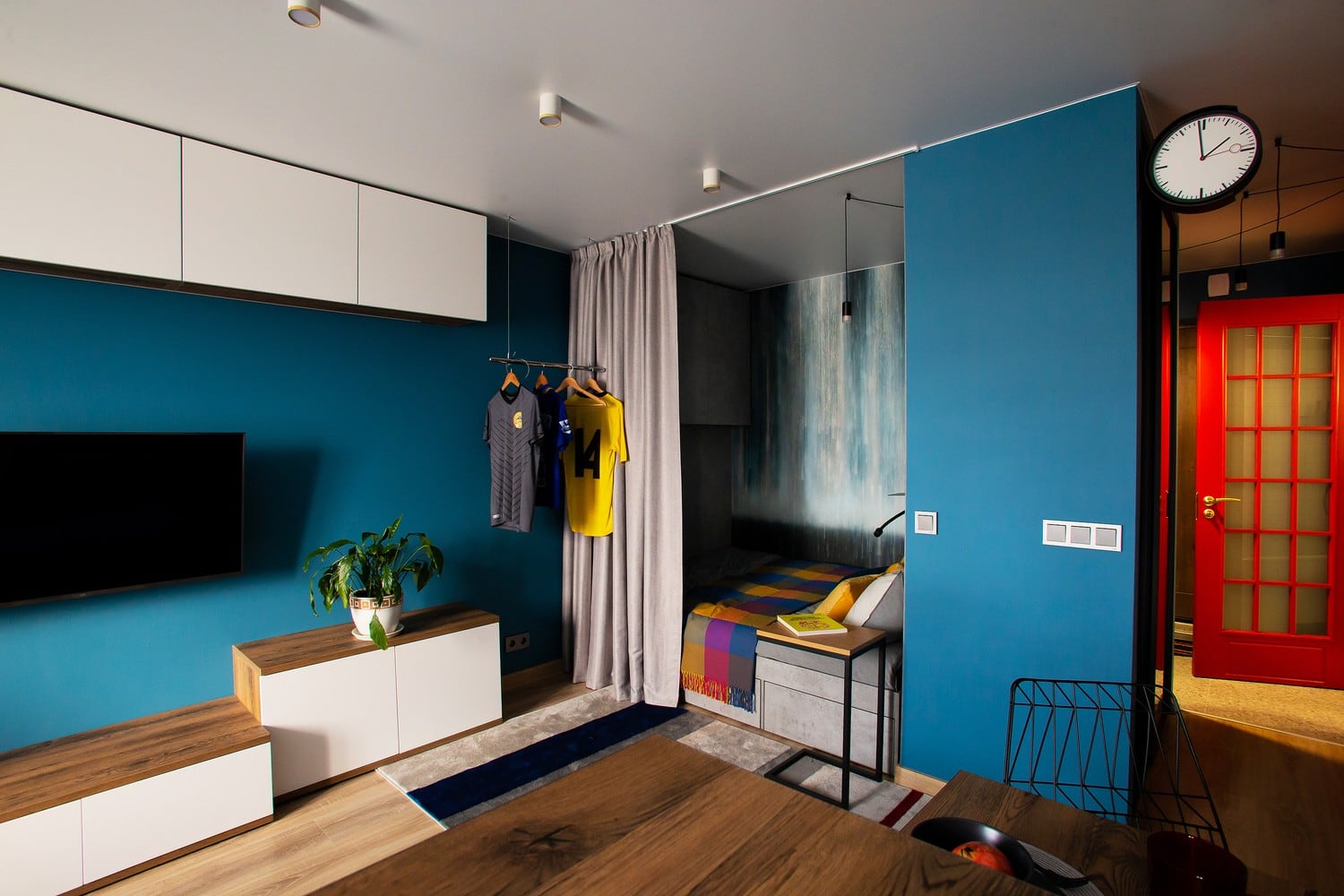 Автор дизайн-студия 13.12