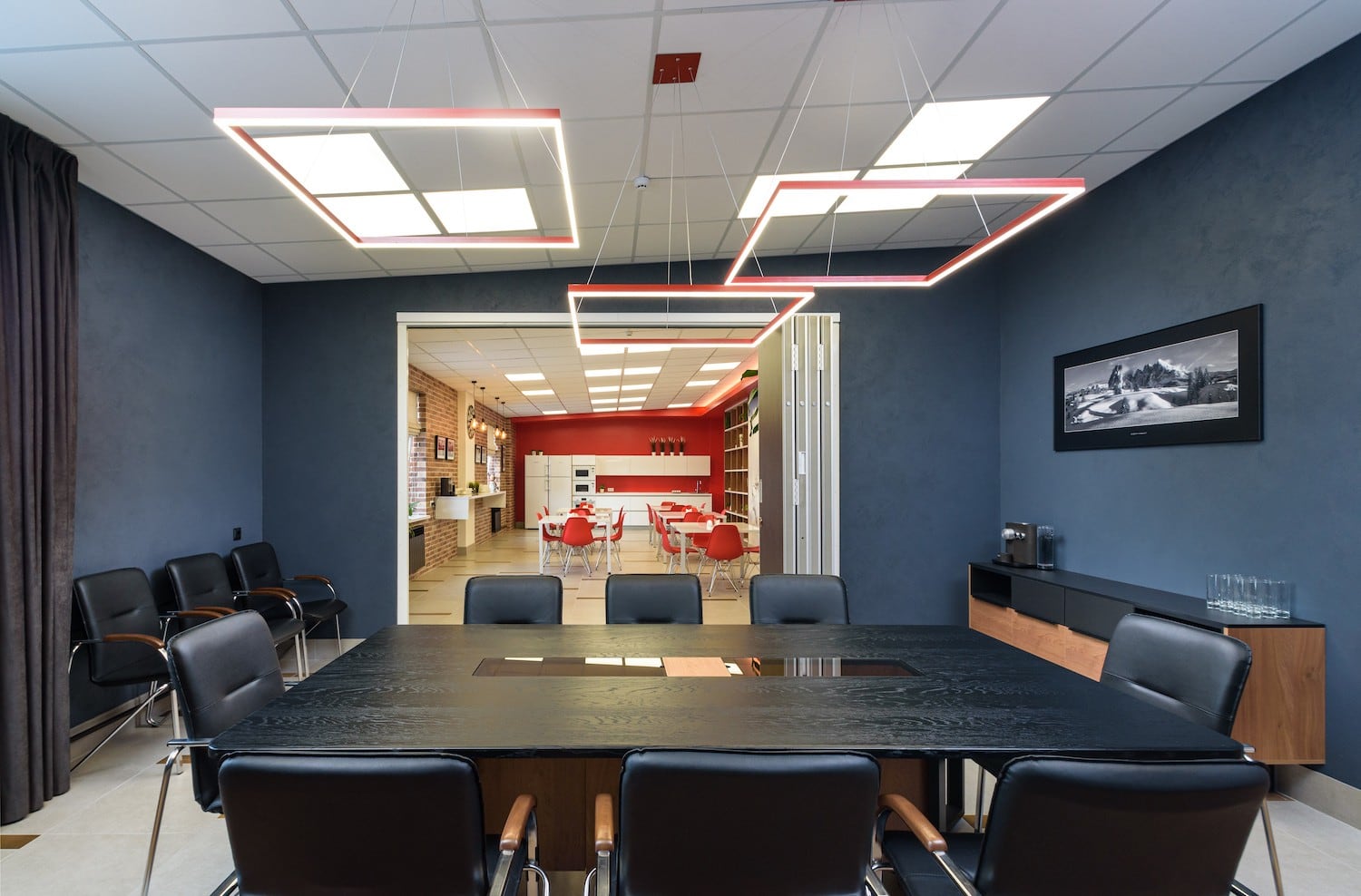 Автор дизайнер АНДРЕЙ КРУТИХИН