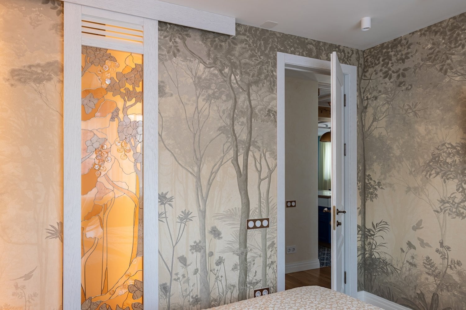 Автор дизайнер АНДРЕЙ КРУТИХИН