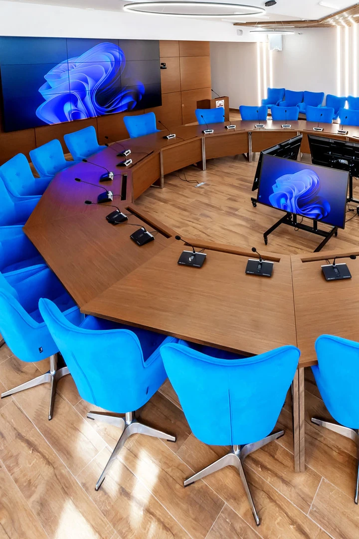 Автор дизайнер ЛАРИСА БОВЫКИНА