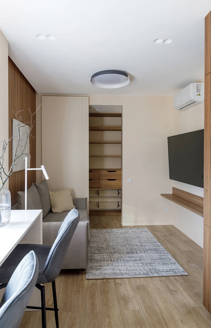 Автор дизайнер ОЛЬГА КРЫСОВА