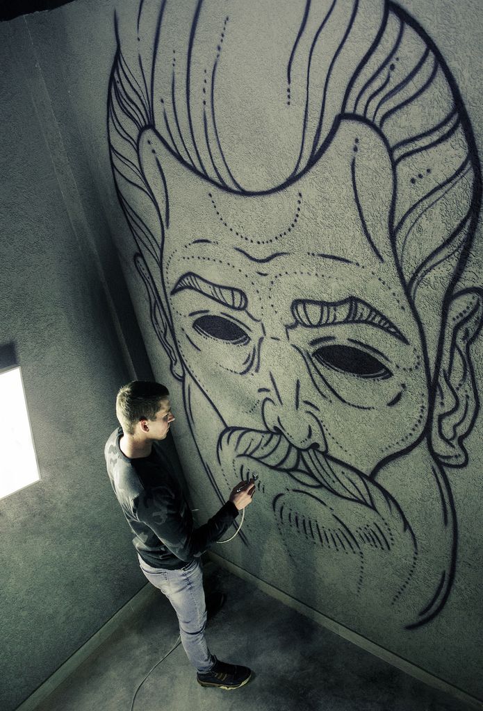 Автор художник-декоратор АЛЕКСЕЙ МАМАЕВ