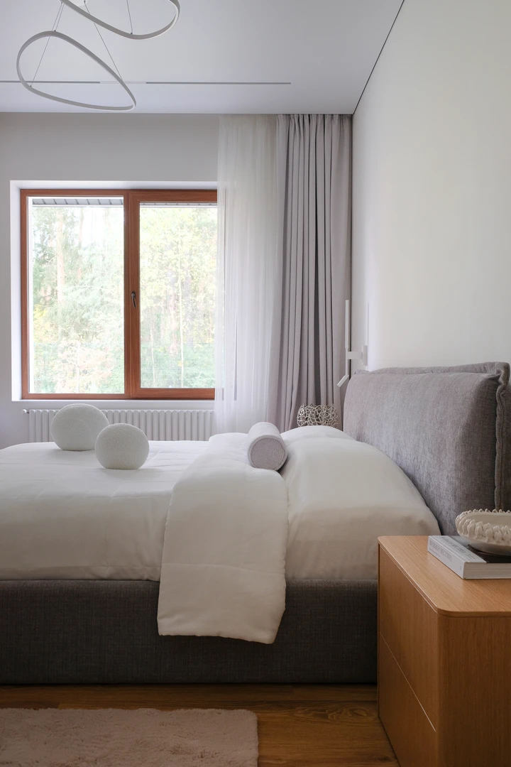 Автор дизайнер ВЕРА ПОЛЯКОВА